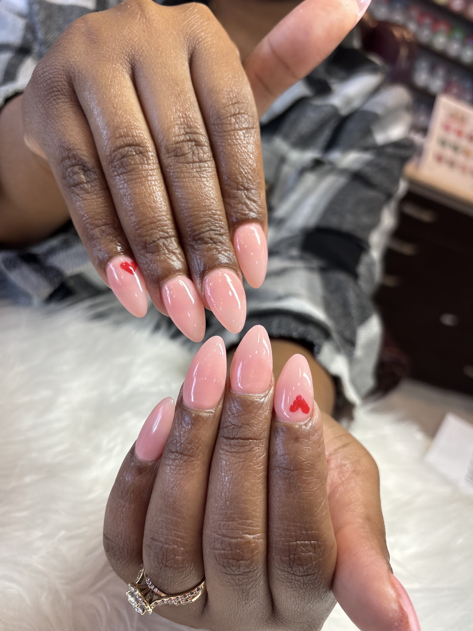 Highscale Nails Bar nail photo 2